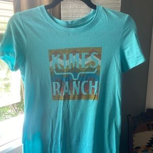 Kimes Ranch Jeans Size Small tee.